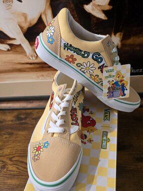 VANS x Sesame Street Elmo Old Skool Sneakers Shoes Women's Sz 7.5 US NEW RARE